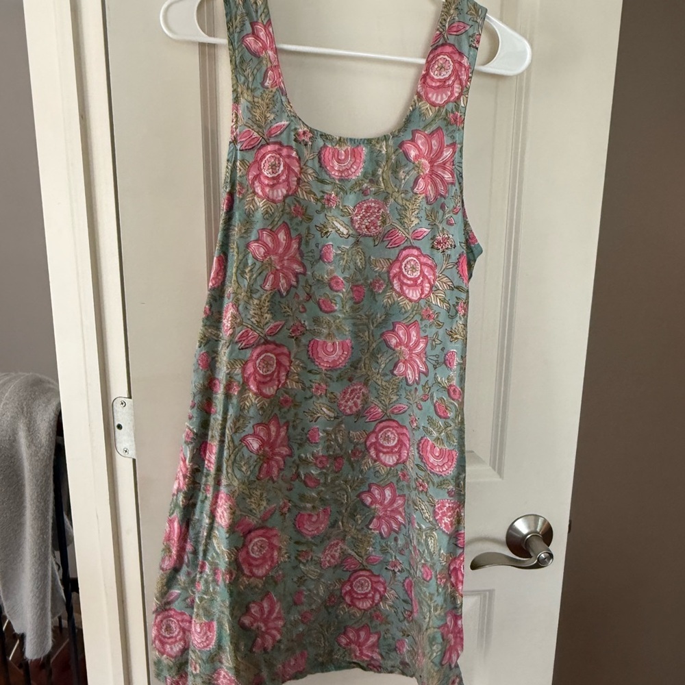 3/$20 NWOT Floral Sleeveless night DRESS